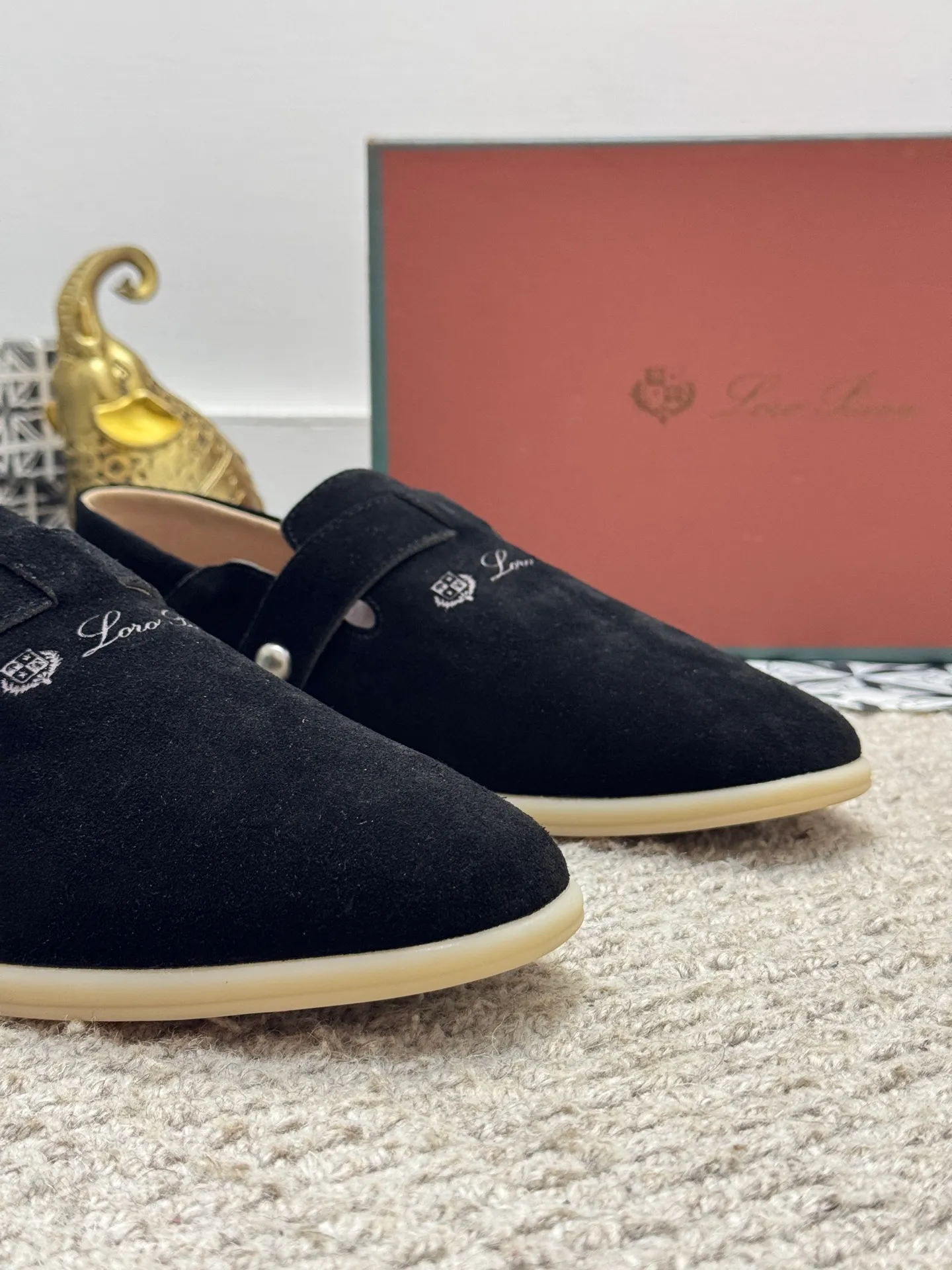 Men's men's shoes 💰420 [New style] 🍓🍓Loro Piana - LP's new moccasin shoes are made of water-repellent treated suede uppers with rubber soles, a classic. The complex craftsmanship and meticulous structure make the shoes light and soft, allowing you to walk comfortably and freely. Perfect for wearing at the beach or out in the water during the summer. Size: 38-44 (45 customized